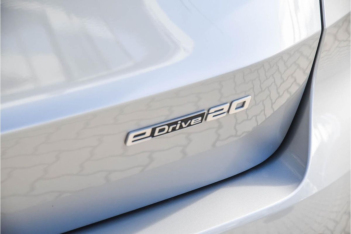 2024 BMW iX1 eDrive20 xLine U11
