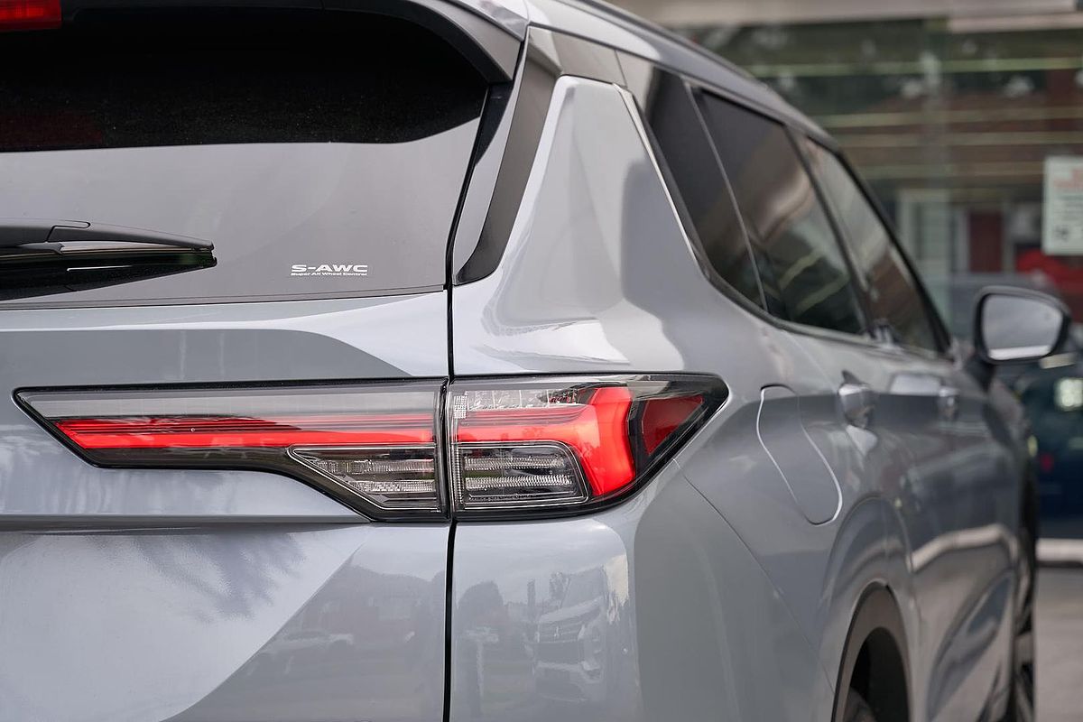 2025 Mitsubishi Outlander Exceed ZM