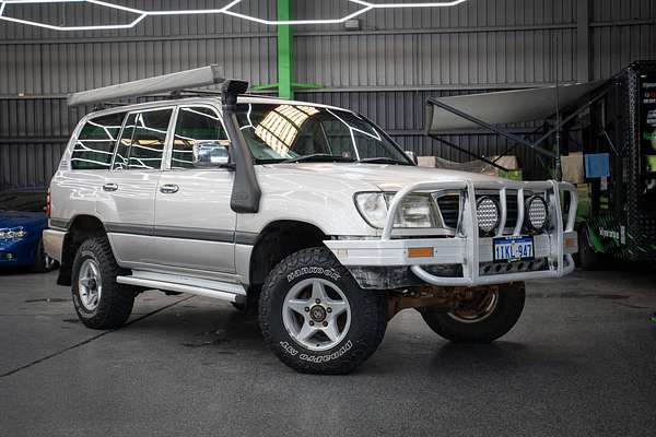 2001 Toyota Landcruiser GXL HZJ105R