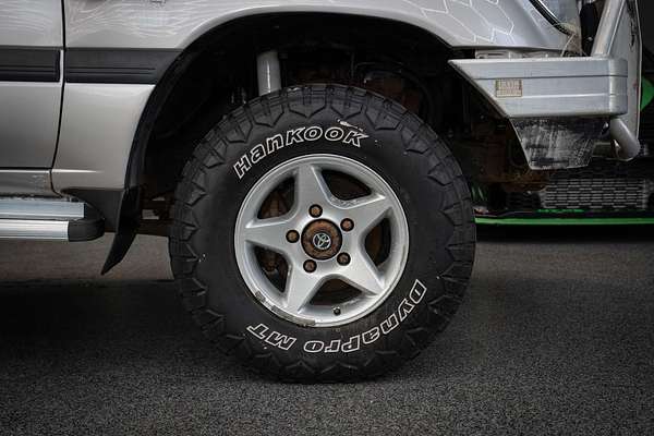 2001 Toyota Landcruiser GXL HZJ105R