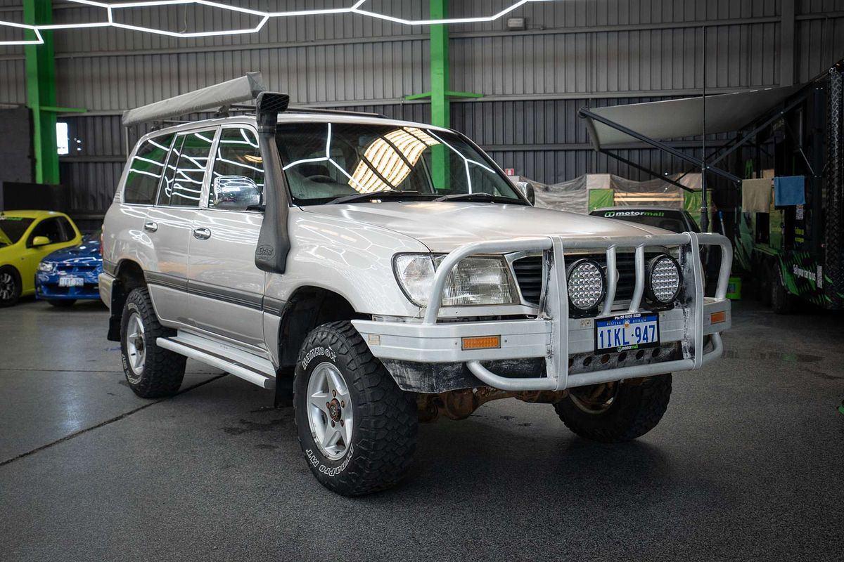 2001 Toyota Landcruiser GXL HZJ105R