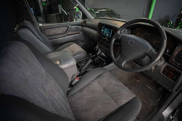 2001 Toyota Landcruiser GXL HZJ105R