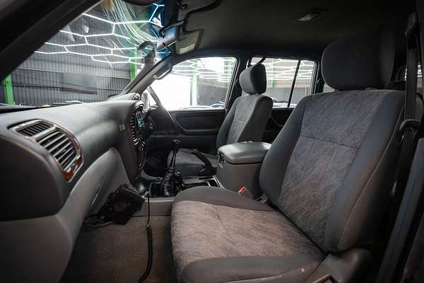 2001 Toyota Landcruiser GXL HZJ105R
