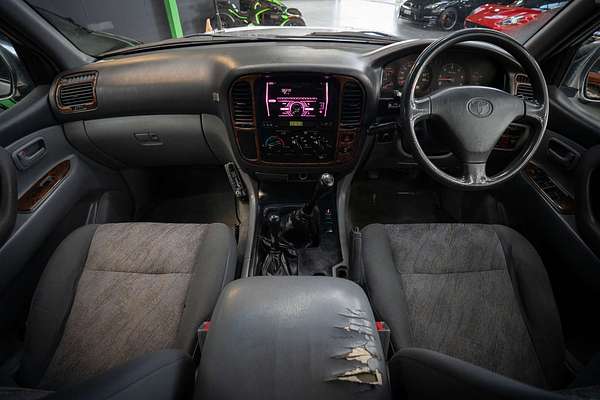 2001 Toyota Landcruiser GXL HZJ105R