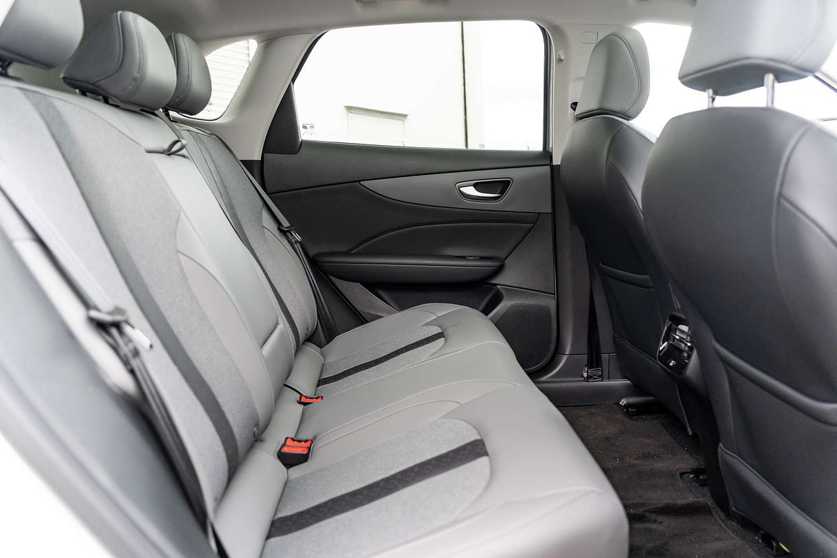 2025 MG MGS5 EV Essence 62 ZS3EM