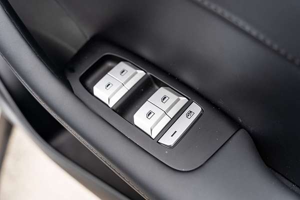 2025 MG MGS5 EV Essence 62 ZS3EM