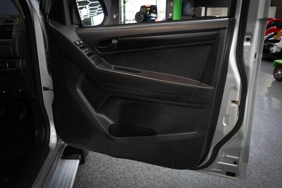 2017 Isuzu D-MAX SX Rear Wheel Drive