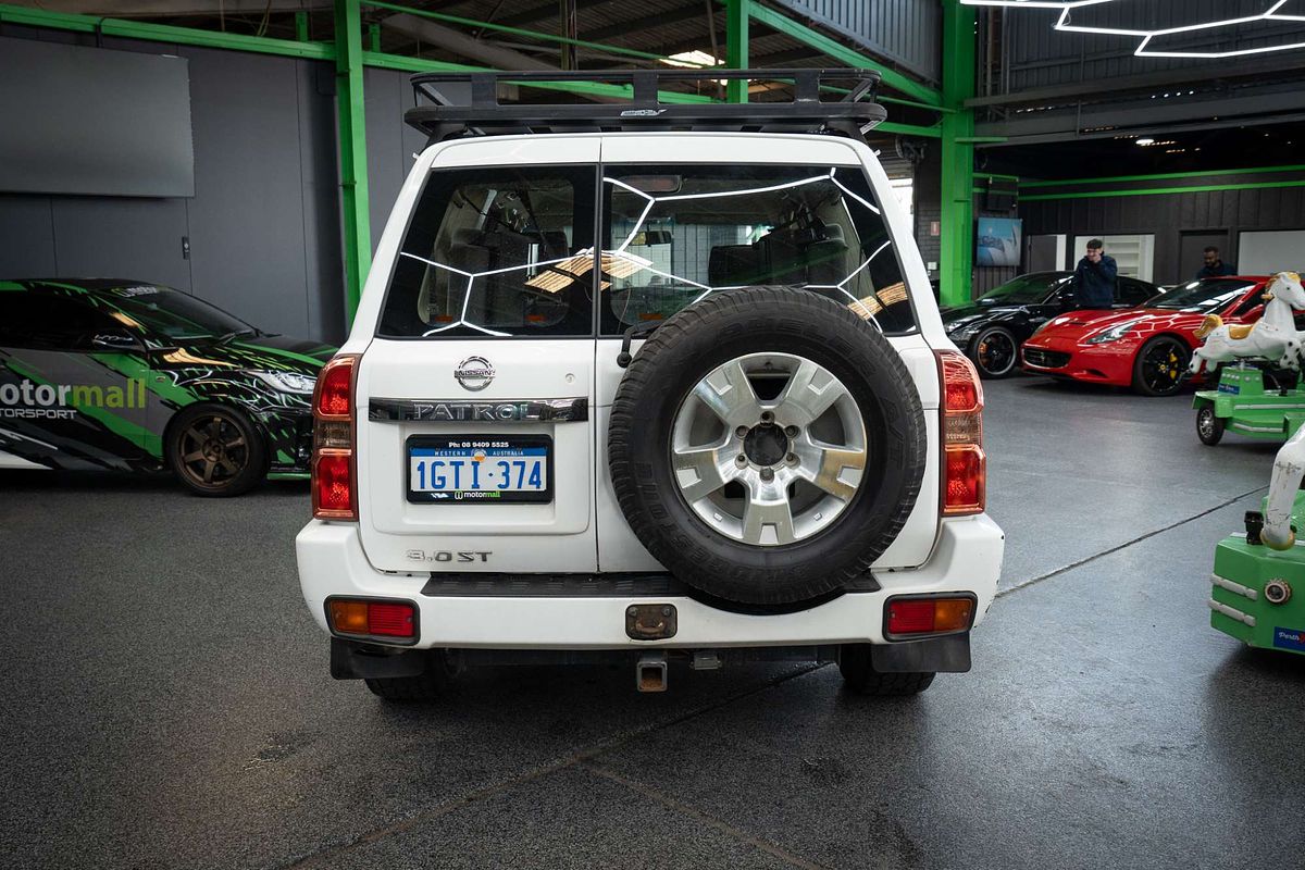 2016 Nissan Patrol ST Y61