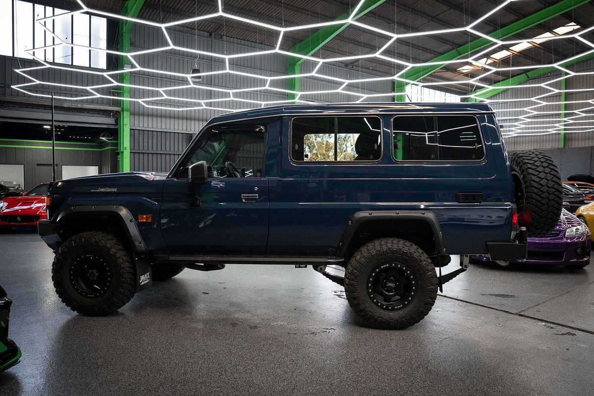2025 Toyota Landcruiser GXL GDJL78R