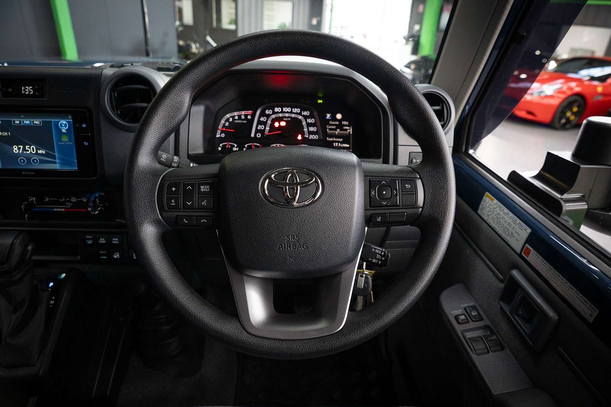 2025 Toyota Landcruiser GXL GDJL78R