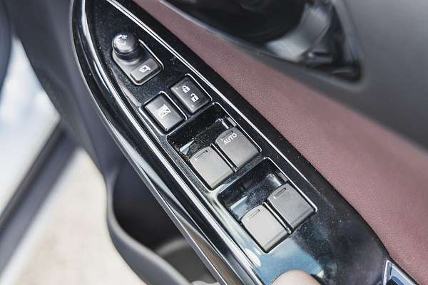 2025 Suzuki Fronx Hybrid GLX KW