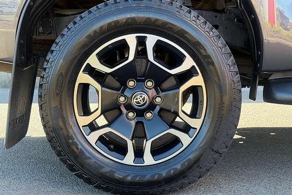 2020 Toyota Hilux SR5 GUN126R 4X4