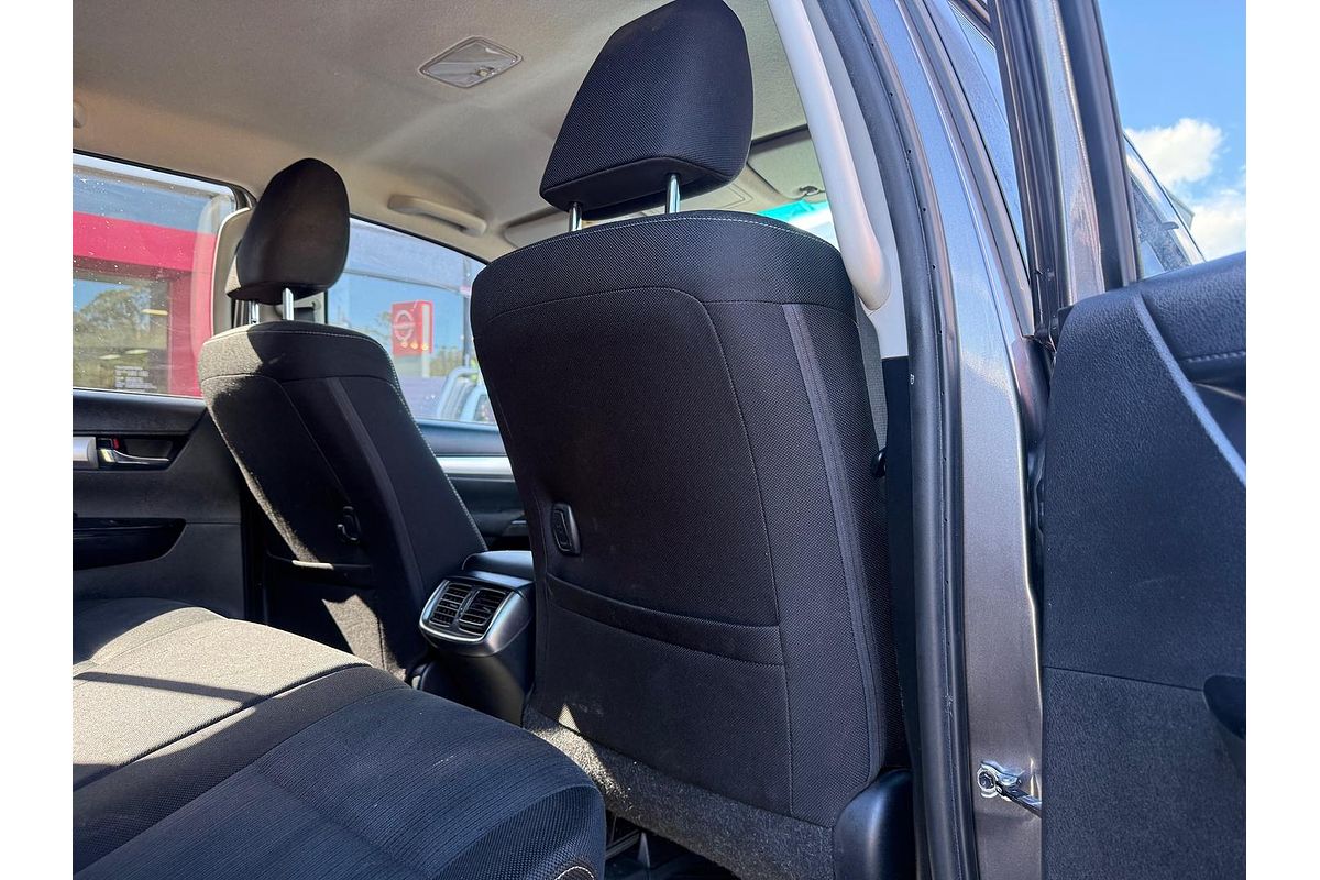 2020 Toyota Hilux SR5 GUN126R 4X4