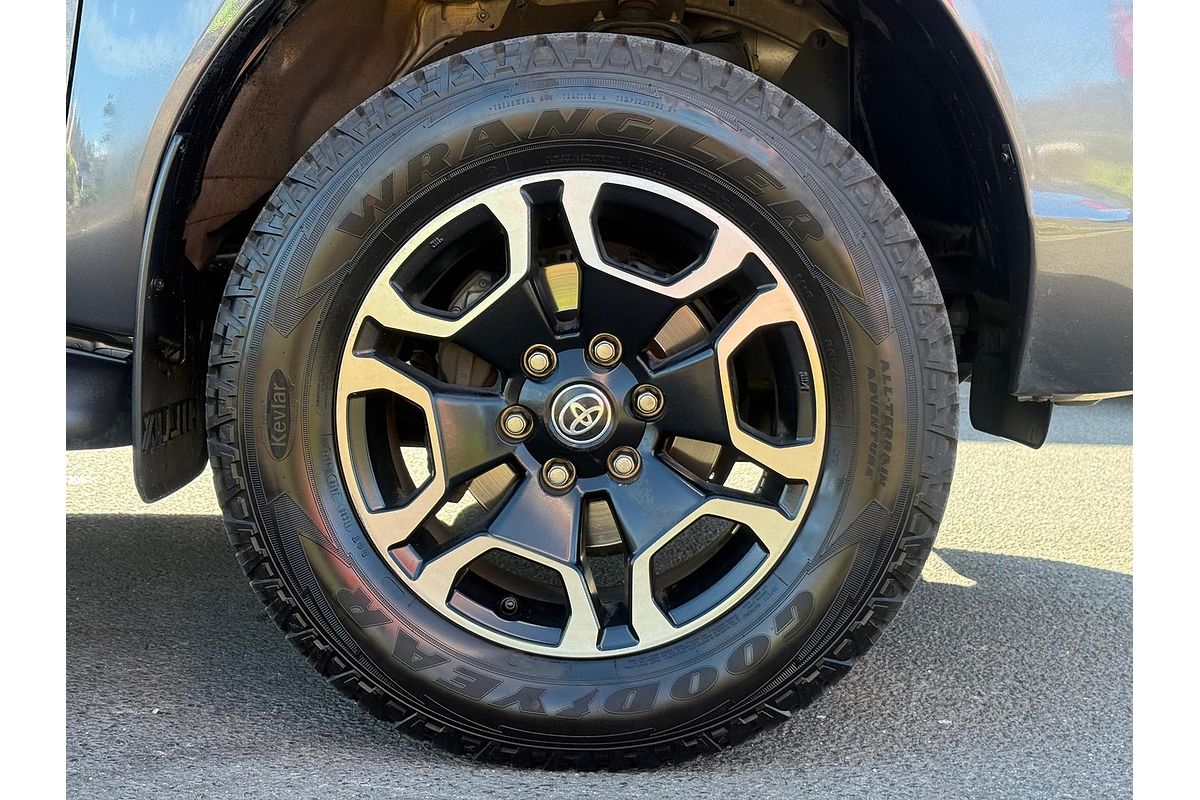 2020 Toyota Hilux SR5 GUN126R 4X4