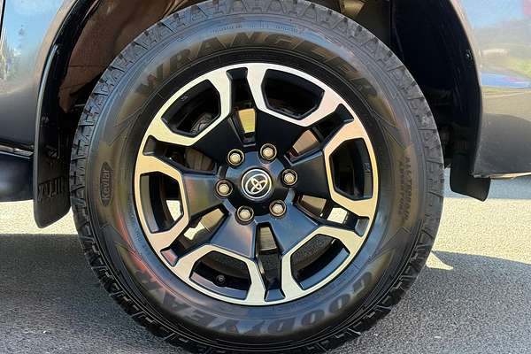 2020 Toyota Hilux SR5 GUN126R 4X4