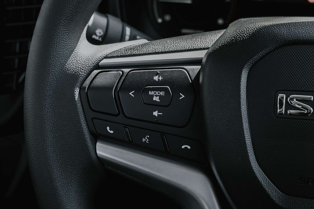 2025 Isuzu D-MAX SX High Ride Rear Wheel Drive