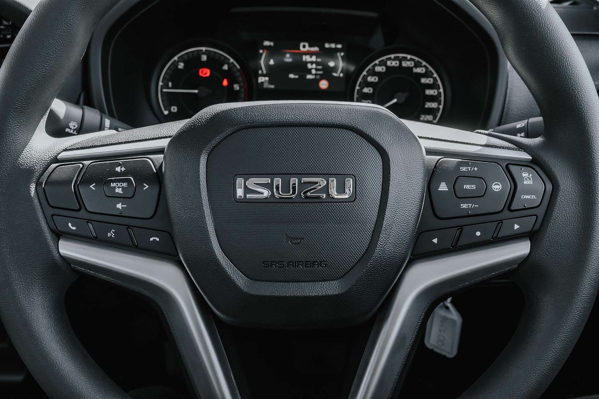 2025 Isuzu D-MAX SX High Ride Rear Wheel Drive