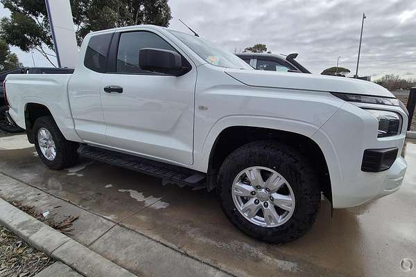 2024 Mitsubishi Triton GLX+ MV 4X4
