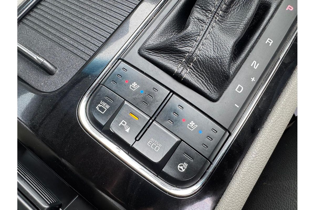 2016 Kia Carnival Platinum YP