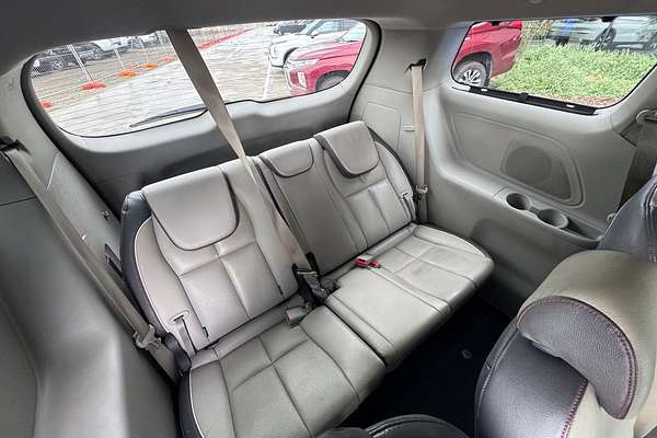 2016 Kia Carnival Platinum YP