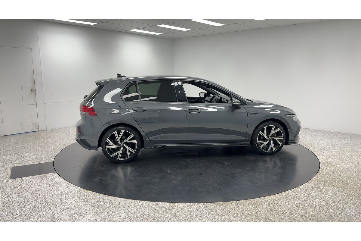2022 Volkswagen Golf 110TSI R-Line 8