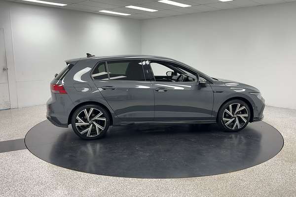 2022 Volkswagen Golf 110TSI R-Line 8