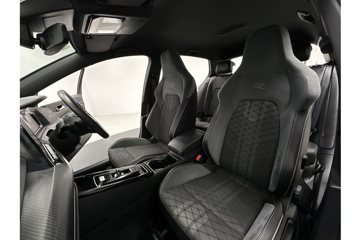2022 Volkswagen Golf 110TSI R-Line 8