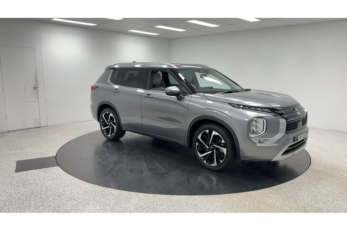 2023 Mitsubishi Outlander Exceed ZM