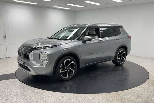 2023 Mitsubishi Outlander Exceed ZM