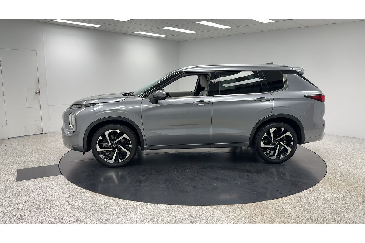 2023 Mitsubishi Outlander Exceed ZM