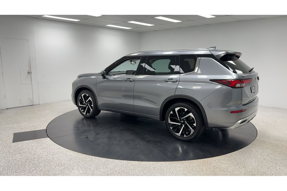 2023 Mitsubishi Outlander Exceed ZM