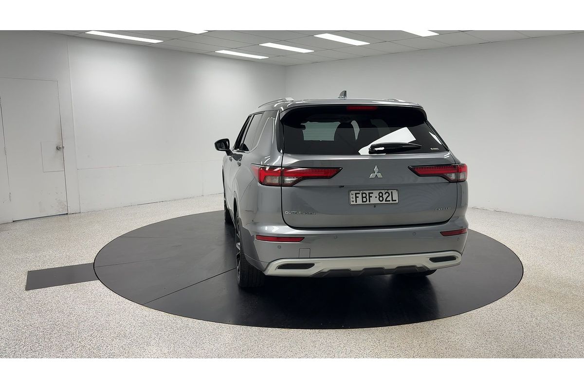 2023 Mitsubishi Outlander Exceed ZM