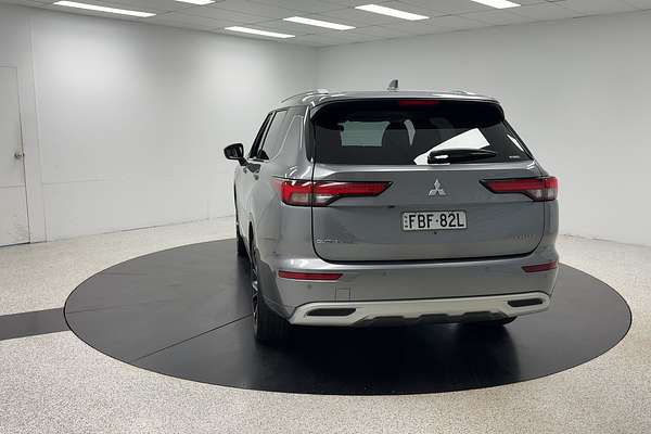 2023 Mitsubishi Outlander Exceed ZM