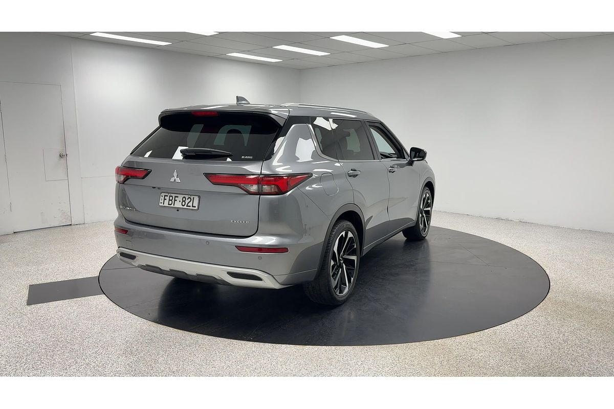 2023 Mitsubishi Outlander Exceed ZM