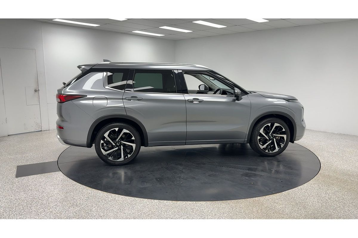 2023 Mitsubishi Outlander Exceed ZM