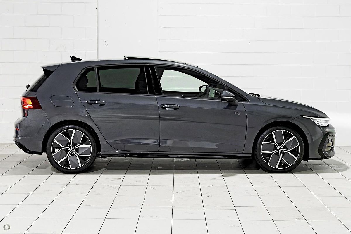 2025 Volkswagen Golf 110TSI R-Line 8.5