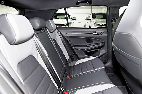 2025 Volkswagen Golf 110TSI R-Line 8.5