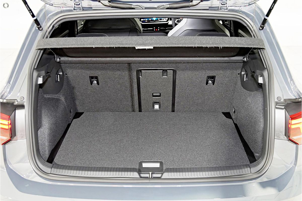 2025 Volkswagen Golf 110TSI R-Line 8.5