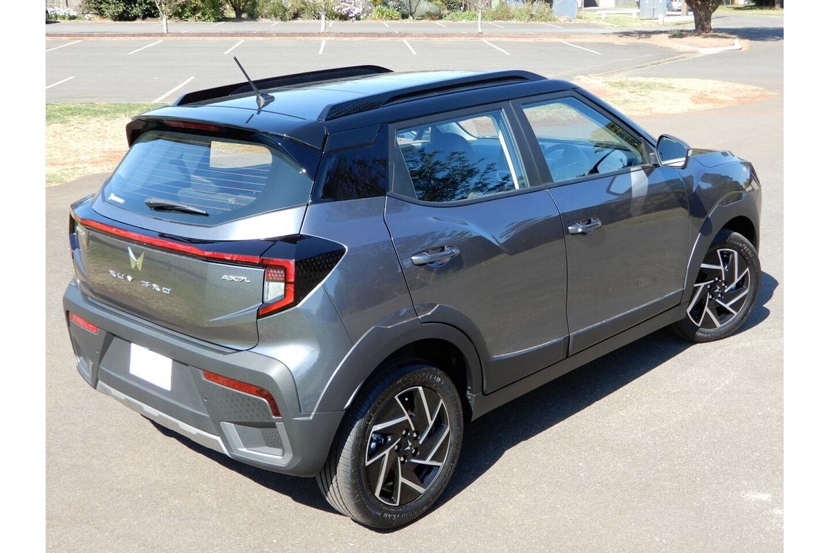 2025 Mahindra XUV 3XO AX7L