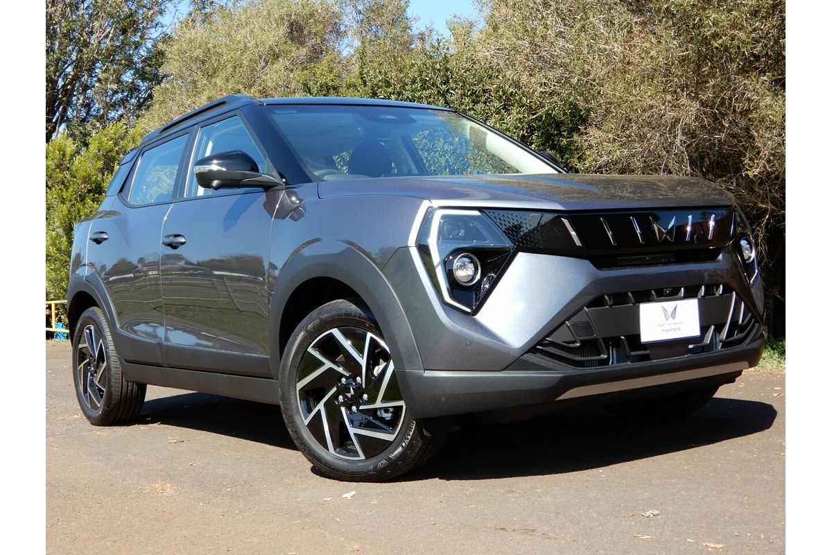 2025 Mahindra XUV 3XO AX7L