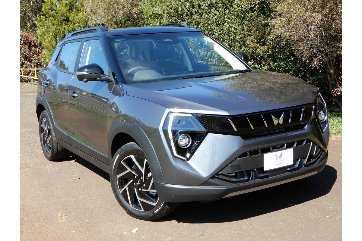 2025 Mahindra XUV 3XO AX7L
