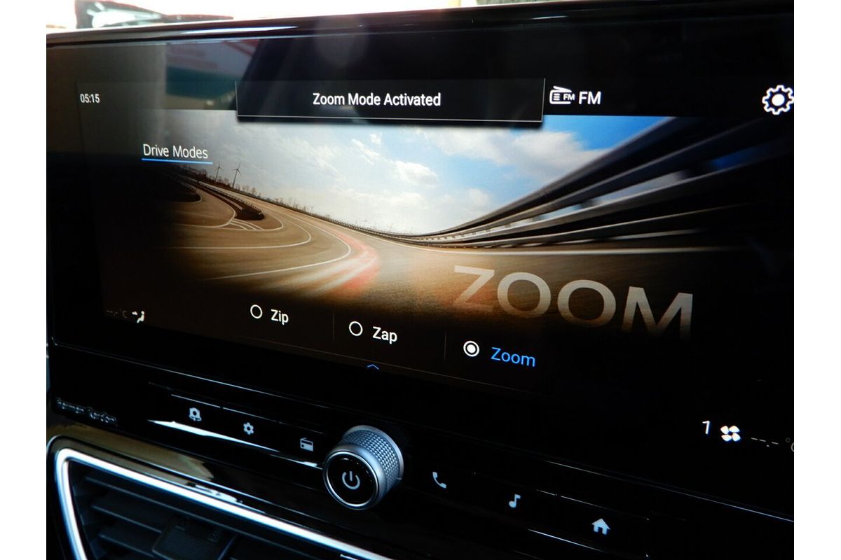 2025 Mahindra XUV 3XO AX7L