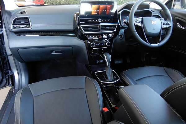 2025 Mahindra XUV 3XO AX7L