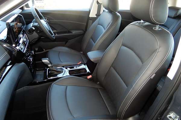 2025 Mahindra XUV 3XO AX7L