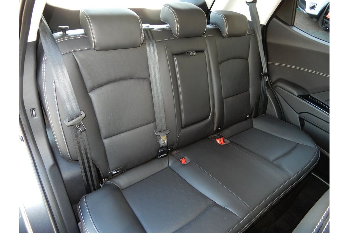 2025 Mahindra XUV 3XO AX7L