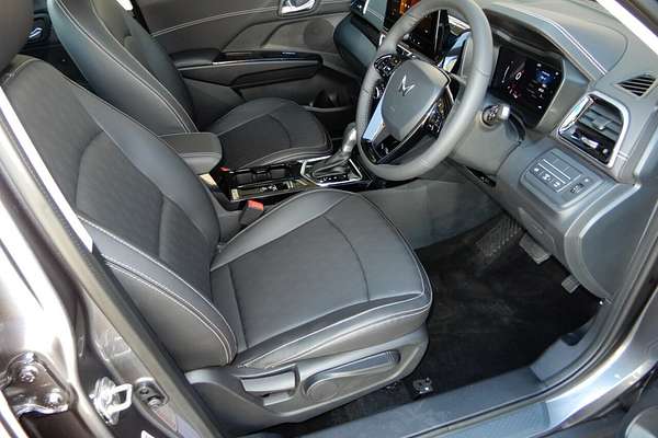 2025 Mahindra XUV 3XO AX7L