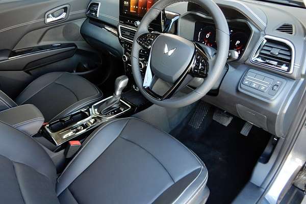 2025 Mahindra XUV 3XO AX7L