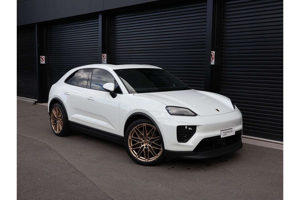 2024 Porsche Macan 4 XAB