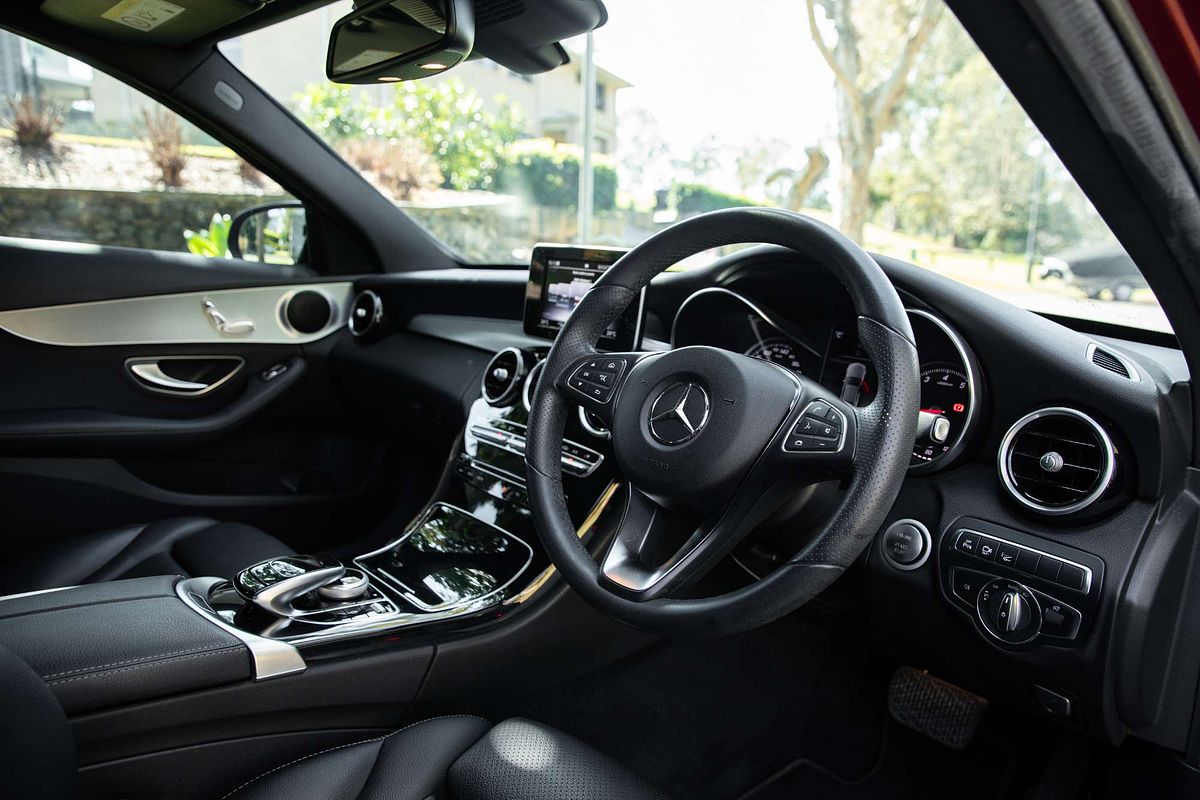 2017 Mercedes-Benz C-Class C200 W205