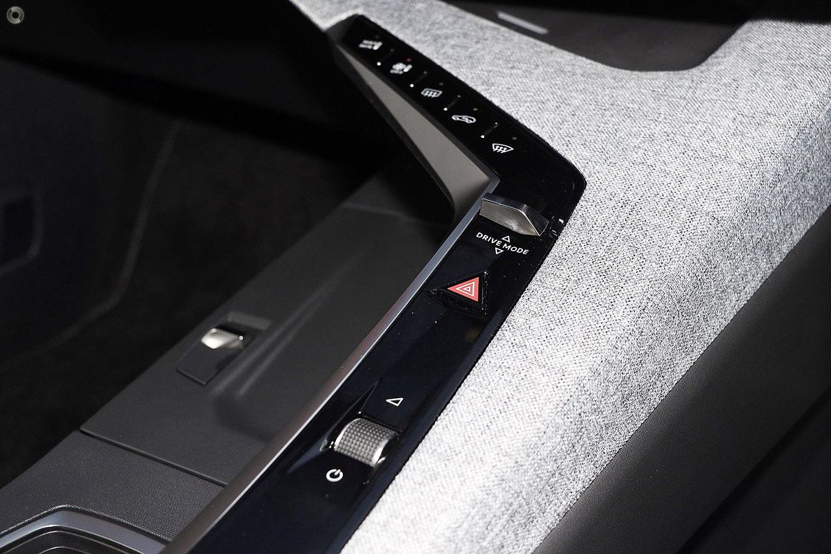 2025 Peugeot 3008 GT Premium Hybrid P64